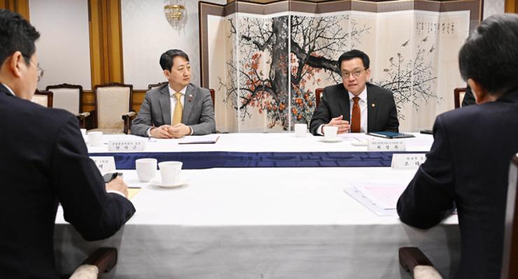 Acting President Choi, Fm Cho Offer Condolences To Us Over Los Angeles Wildfires