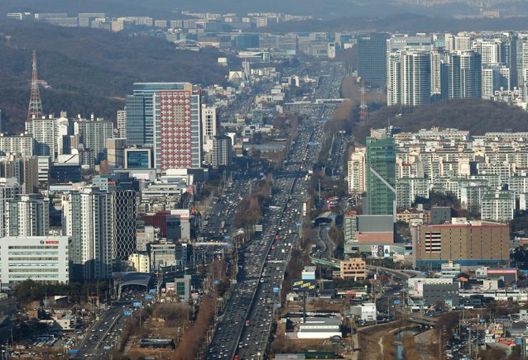 Traffic Surges On Highways On 2nd Day Of Extended Lunar New Year Holiday