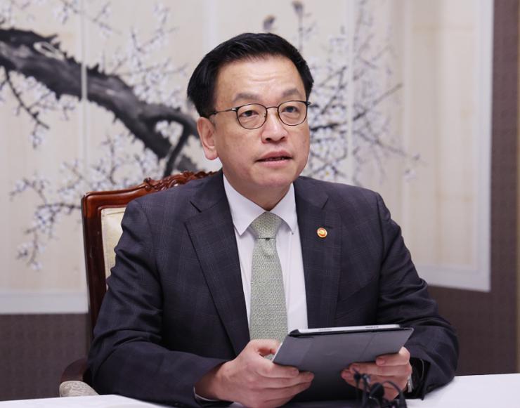 Acting President Urges Bipartisan Cooperation For Breakthrough, Citing Global Tariff War