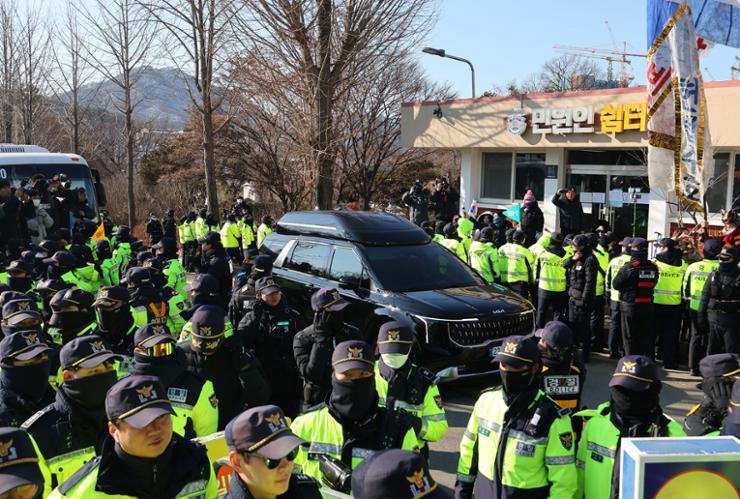 Yoon Meets Ruling Party Leaders At Detention Center